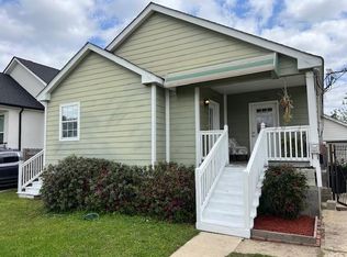 5511 Cameron Blvd, New Orleans, LA 70122