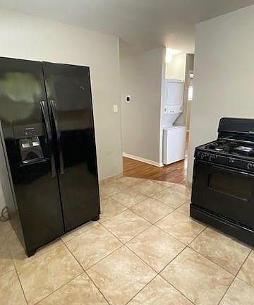5th image of 222 Caplin St