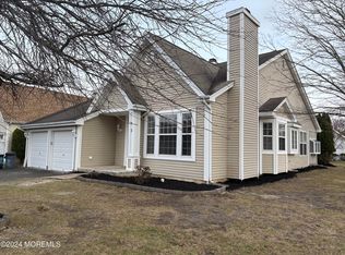 2 Breeze Ter, Barnegat, NJ 08005