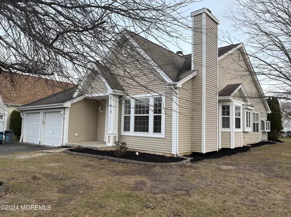2 Breeze Terrace, Barnegat, NJ 08005