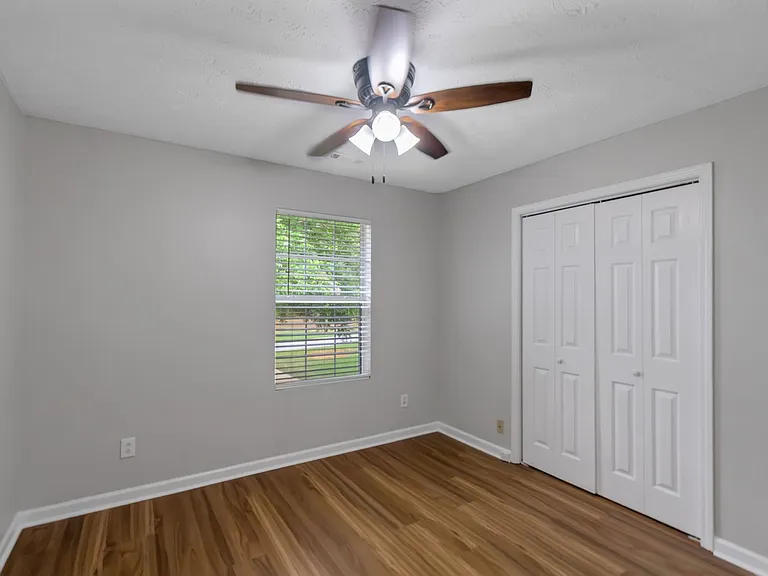 97 Livingston Ln — Photo 23