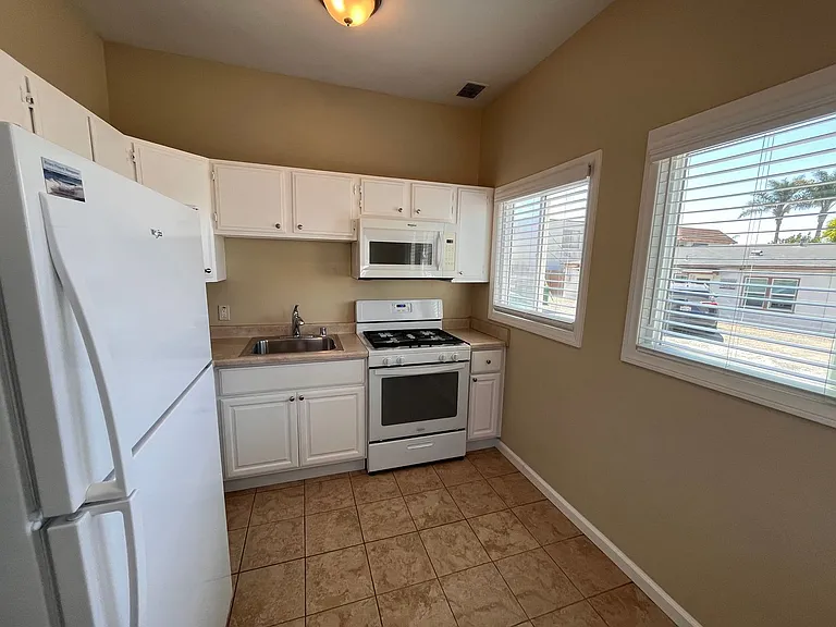 4773 Mission Blvd — Photo 3