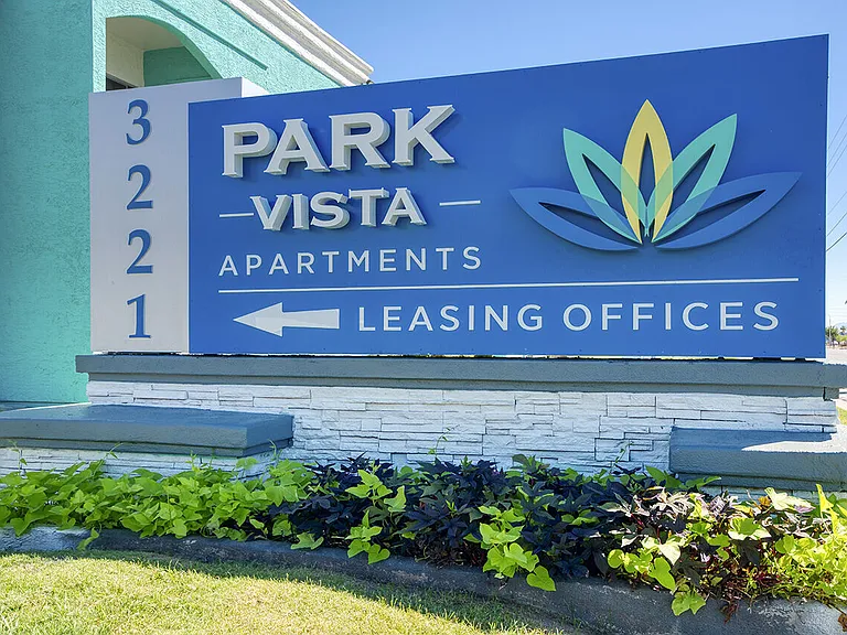 Park Vista — Photo 2