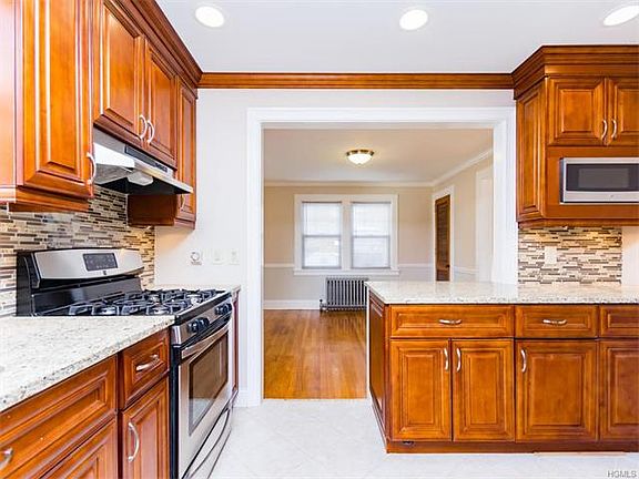 4th image of 84 Trenton Ave