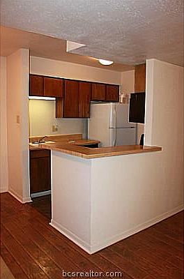 4th image of 904 University Dr #127