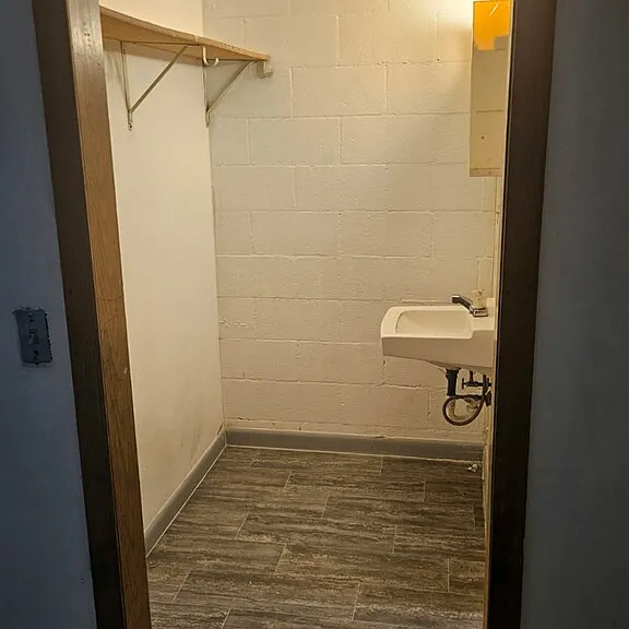 1546 S Cushman St #10 — Photo 2