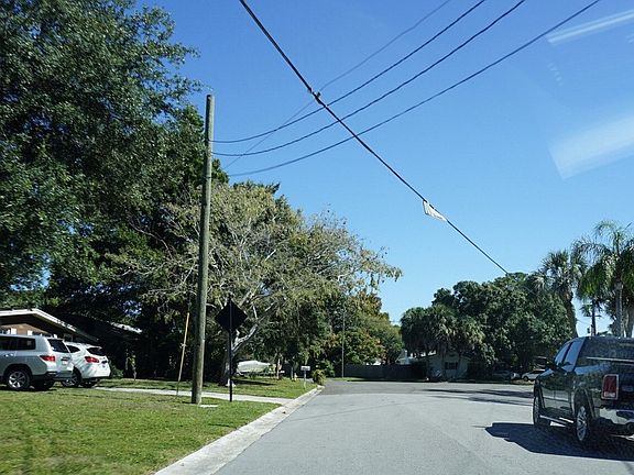 4th image of 8716 Driftwood Dr