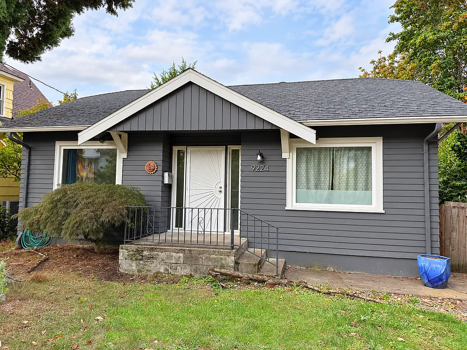 9224 N Willamette Blvd #1