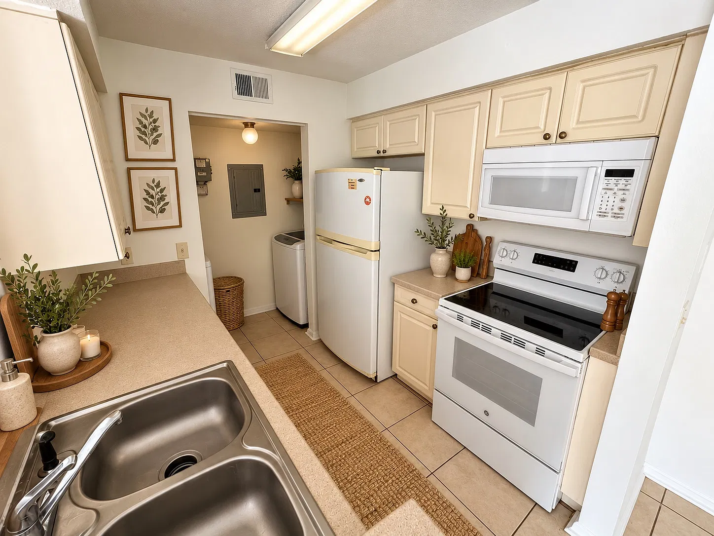 1222 Bermuda Lakes Ln — Photo 2
