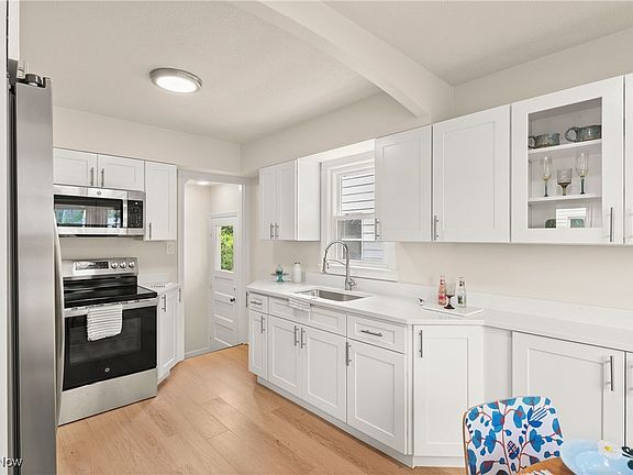 5th image of 12416 Wayland Ave