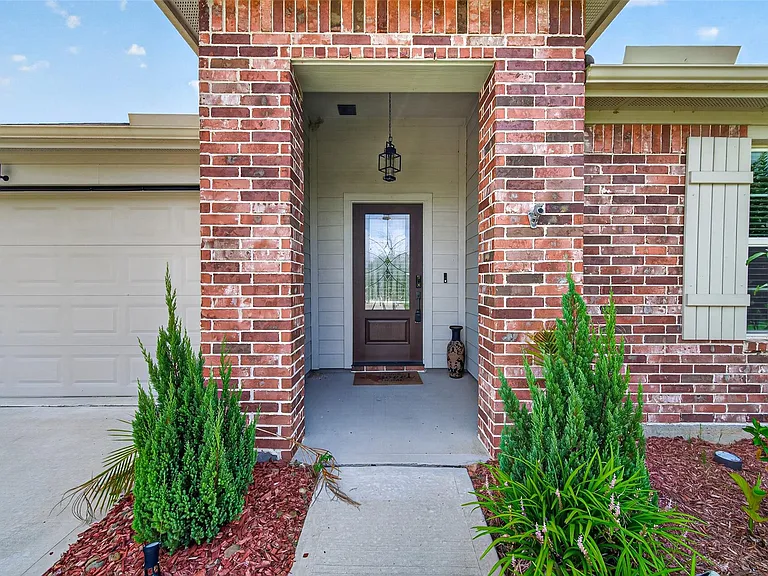 14319 Rain Dr — Photo 2