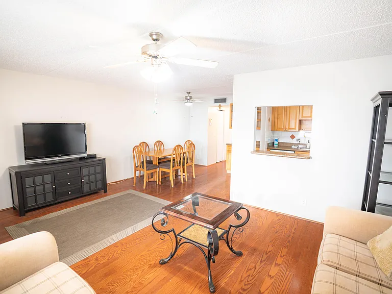 400 Village Green Cir W #214 — Photo 4