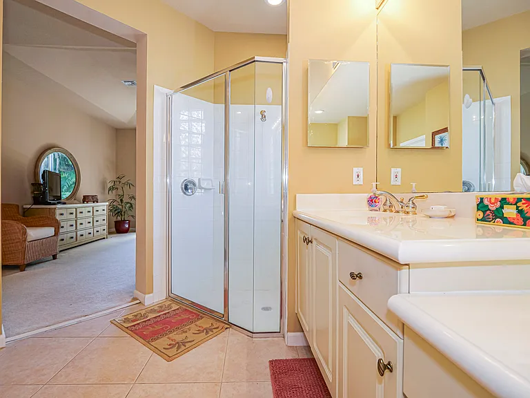 2135 S Maiden Ln — Photo 5