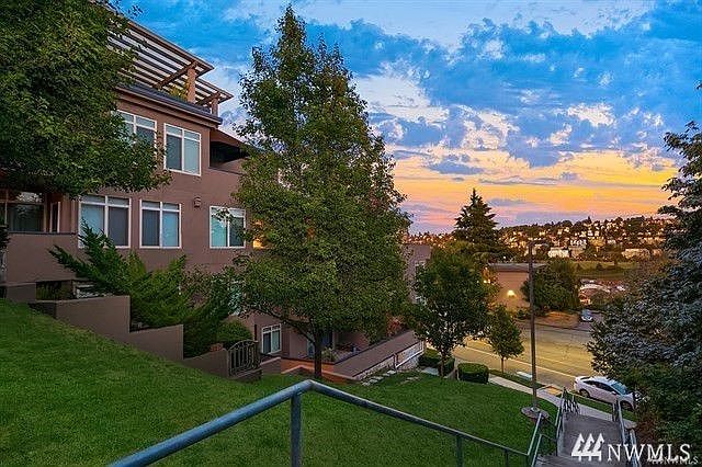 1st image of 2551 Thorndyke Ave W APT 401
