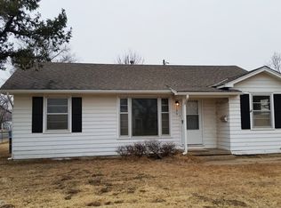 139 S Twin Pines Ave, Haysville, KS 67060