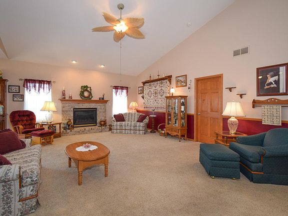 3rd image of 510 Acacia Dr