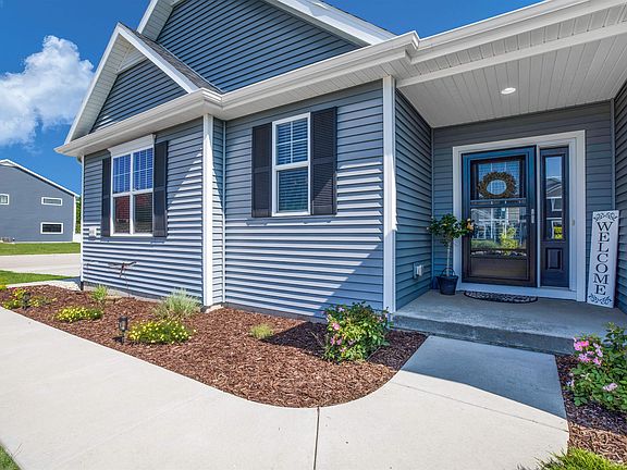 2nd image of 404 Blackburn Bay