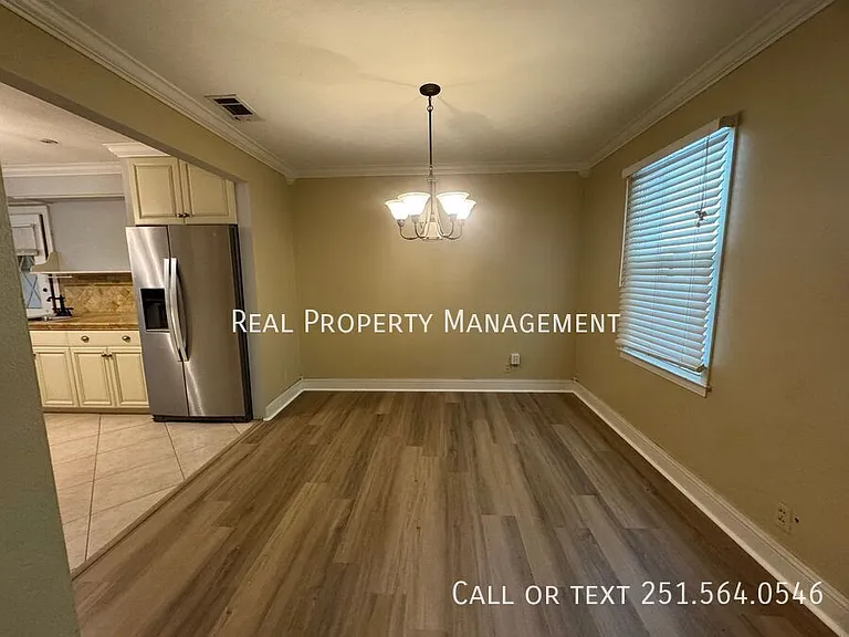 1063 Midmoor Dr — Photo 6