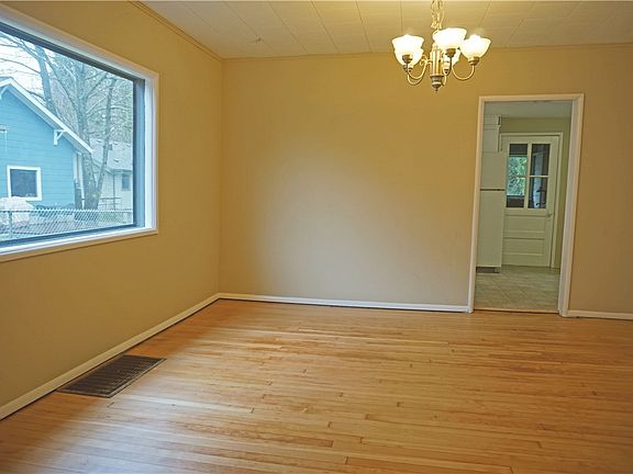 4th image of 406 21st Ave SE