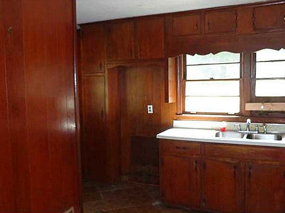 4th image of 9 Cherrywood Dr