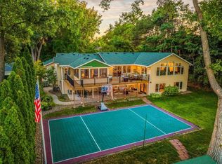 1228 Bluebill Bay Rd, Burnsville, MN 55306