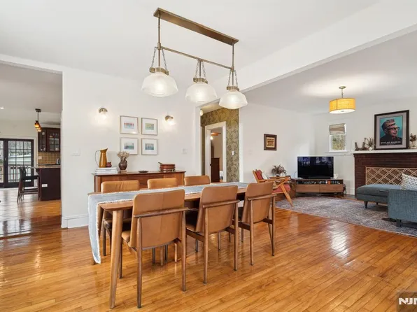 43 Harriot Pl, Harrington Park, NJ 07640