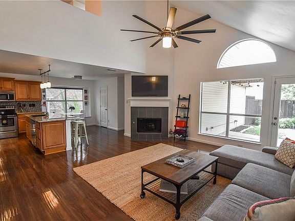 4th image of 1332 Dallshan Dr