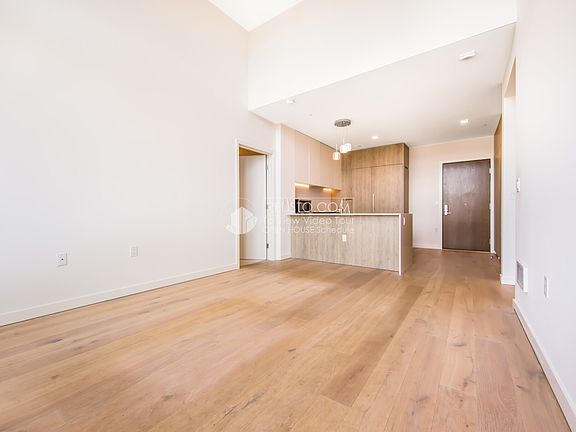4th image of 815 Tennessee St Unit 501