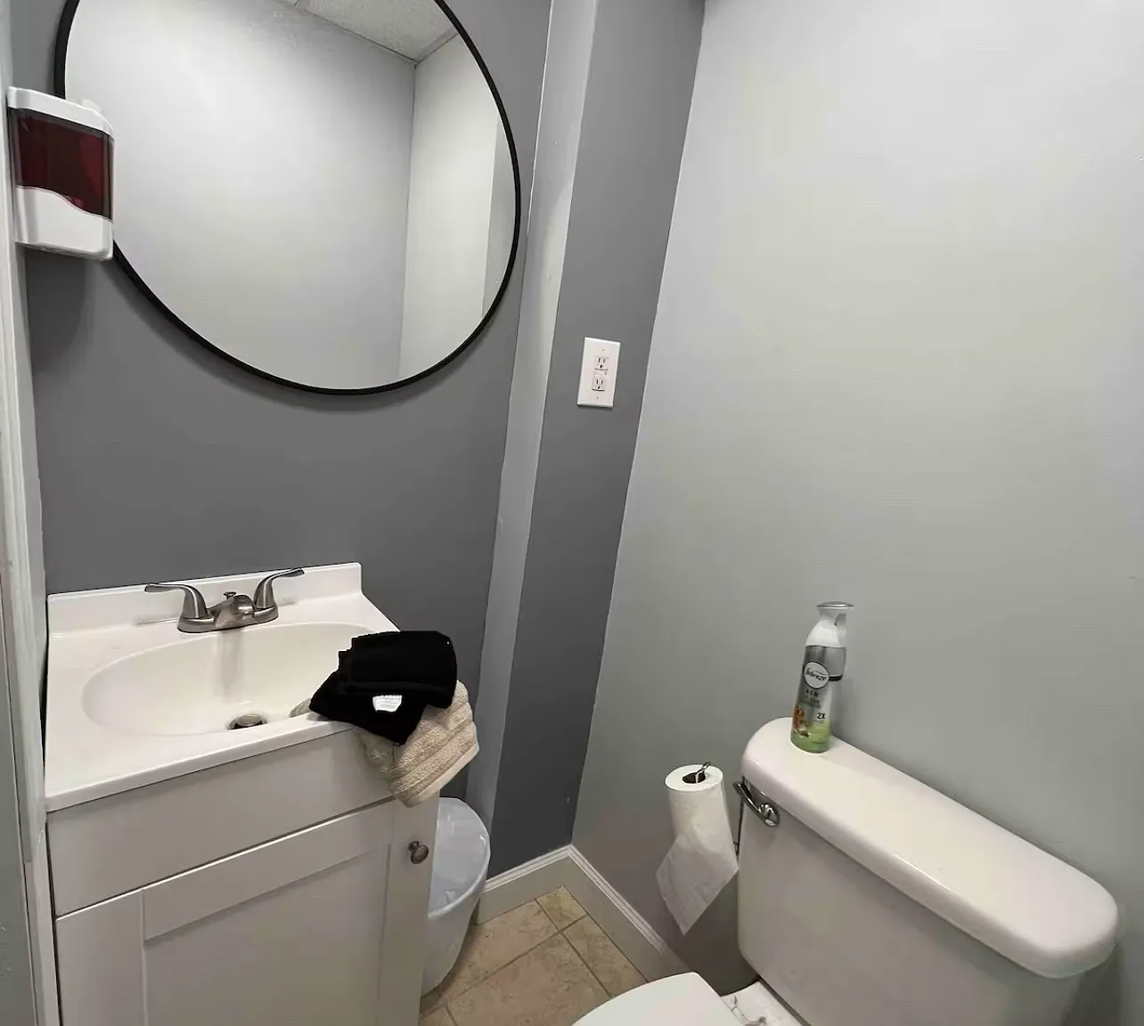 915 Perry St — Photo 3