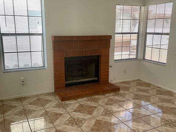 4th image of 647 Almondale Ave