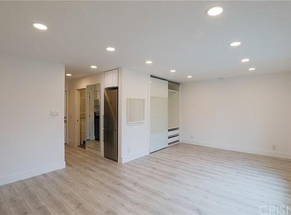 2nd image of 20234 Cantara St Unit 253
