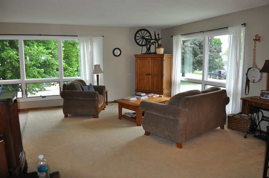 1st image of 208 Orchard Ln