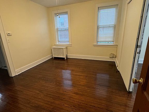 3rd image of 173 Harrison St Floor 1