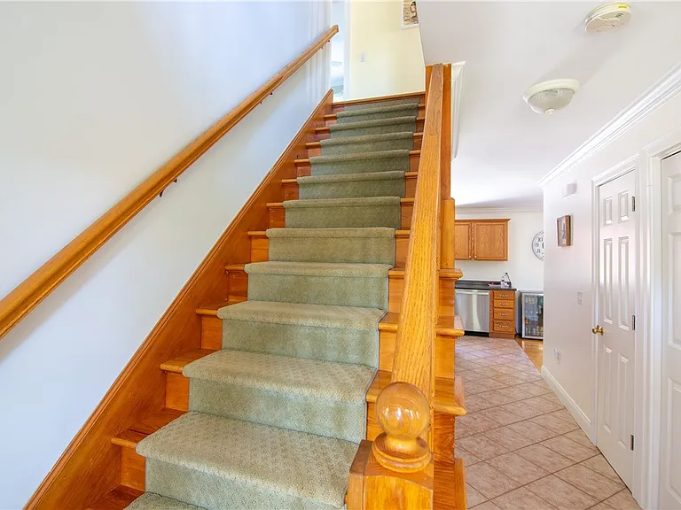 25 Sycamore Dr — Photo 9