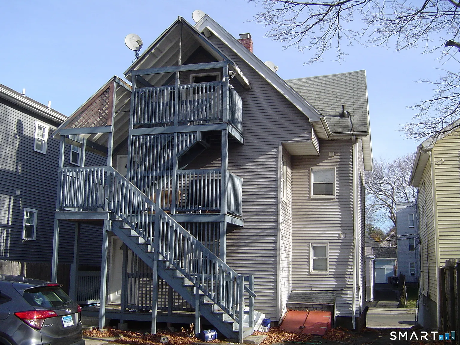 2 bed, 1.0 bath, 913 sqft, $1,600 — Photo 2