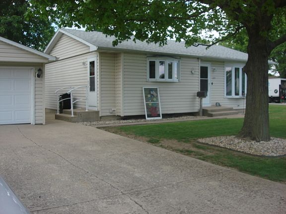 2nd image of 404 E 4th St