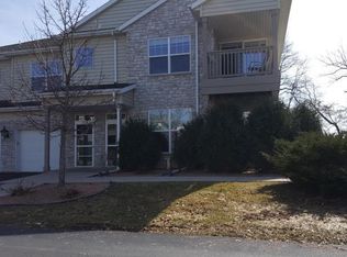 N16W26443 Meadowgrass Cir, Pewaukee, WI 53072