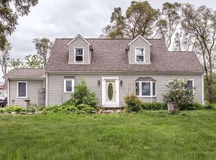 2500 Lakeview Dr, Clarklake, MI 49234