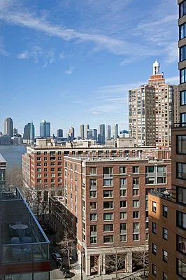 Sold by LG Fairmont Group | media 3