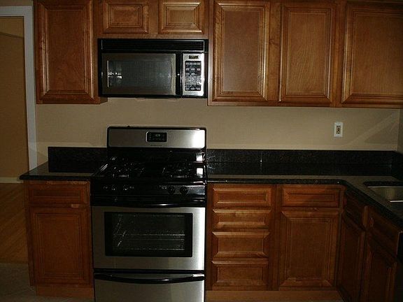 5th image of 8016 W Eastwood Ave