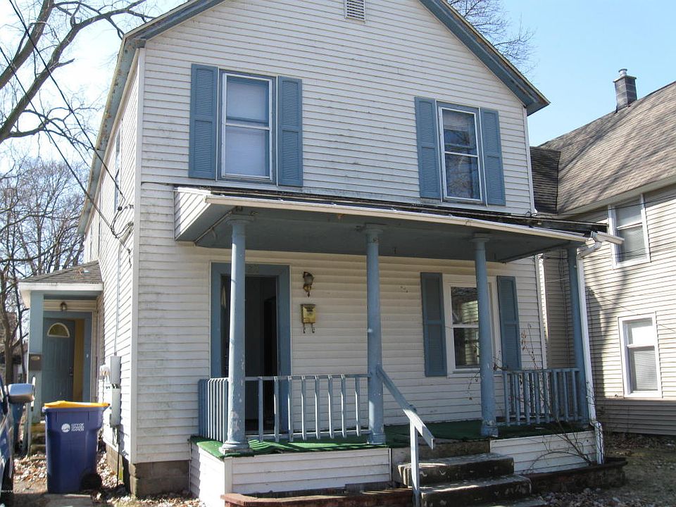 1st image of 222 Travis St NE