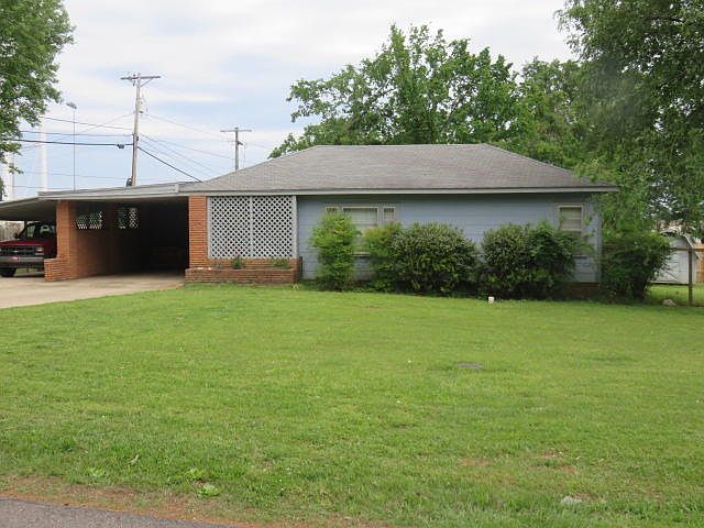 1st image of 301 Carlton Dr