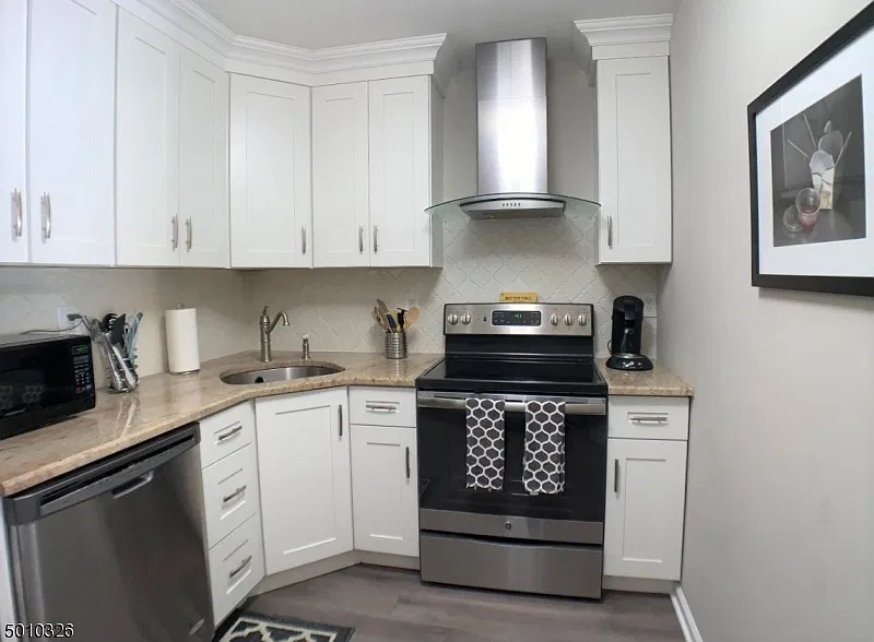 1 bed, 2.0 bath, $2,400 — Photo 2