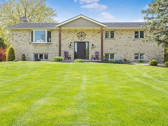 3rd image of 10609 Lakeview Dr