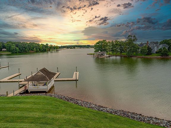 3rd image of 409 Marina Bay Dr #212