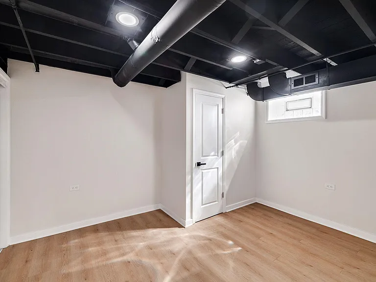 248 Adelaide Pl — Photo 20