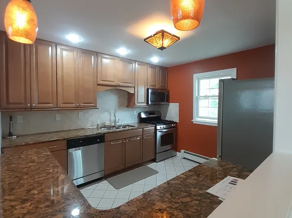 (undisclosed Address), West Islip, NY 11795