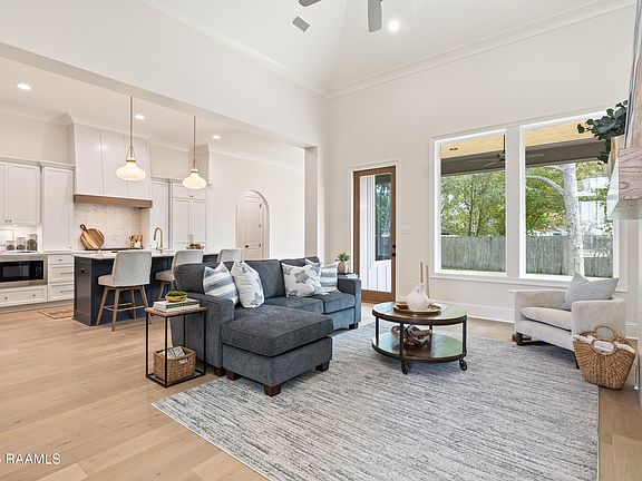 4th image of 102 Sanctuary Ln