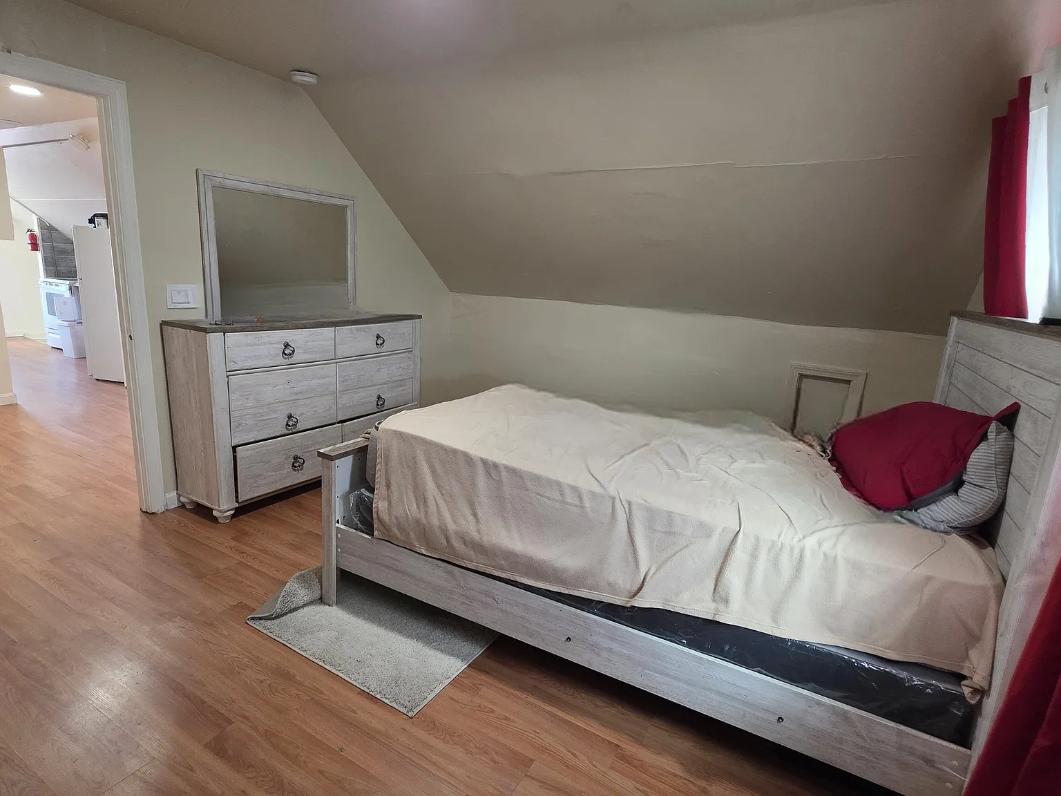 2 bed, $1,400 — Photo 2