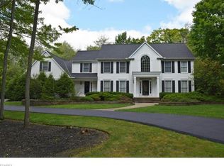7760 Woodlands Trl, Chesterland, OH 44026
